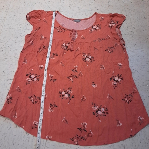 Denver Hayes | pink floral cute t shirt with front key hole tie up - Picture 11 of 14